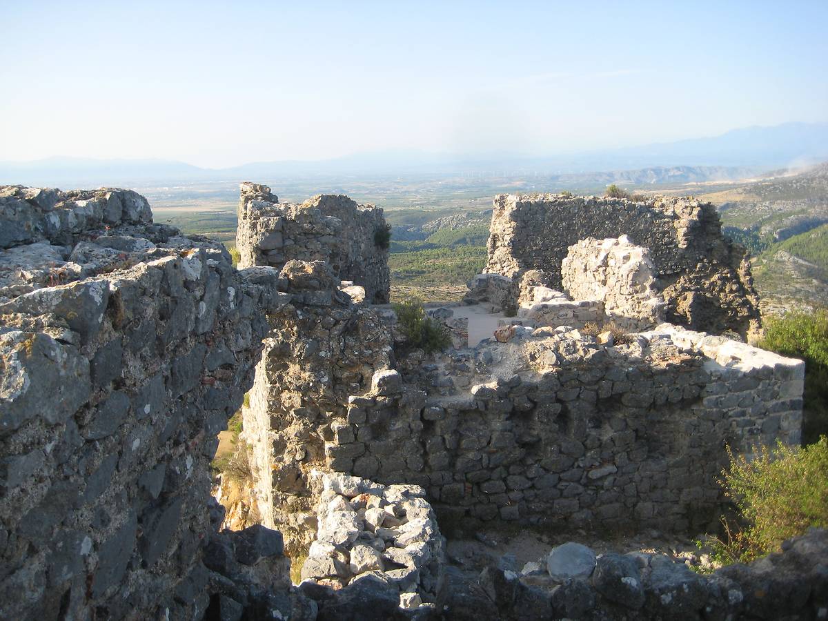 Château de d'Opoul par la Commune d'Opoul-Périllos